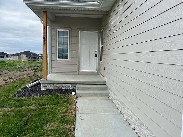 12354 Edgewater Dr — Photo 29