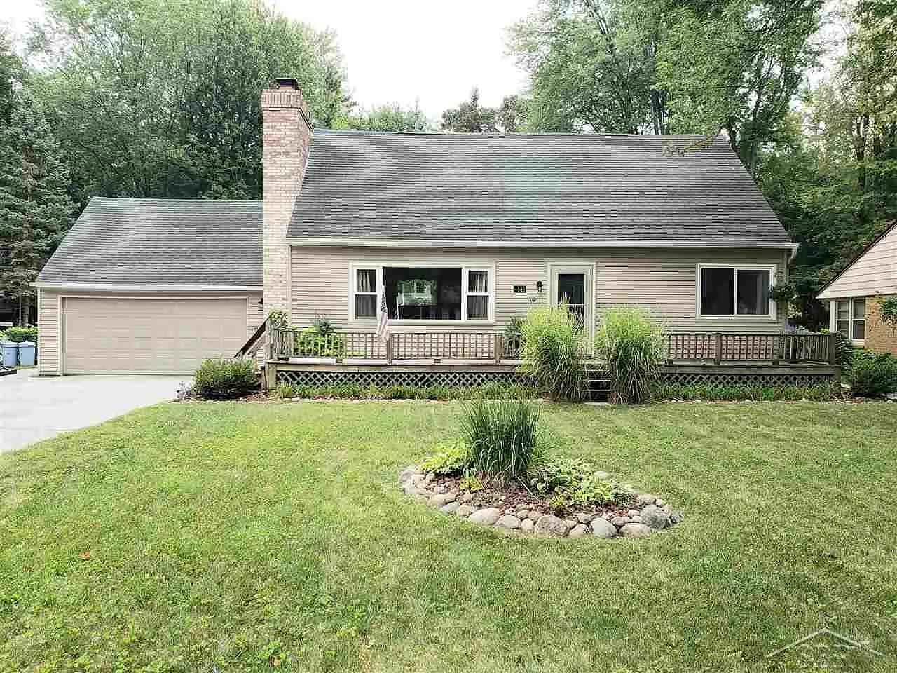 4643 Wake St photo 1