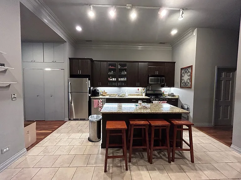 15 E Pearson St #3 — Photo 5