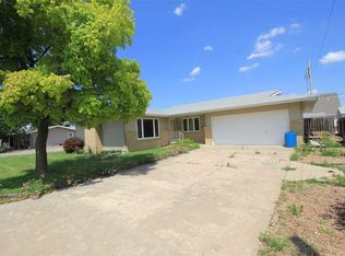 614 Jefferson St, Victoria, KS 67671