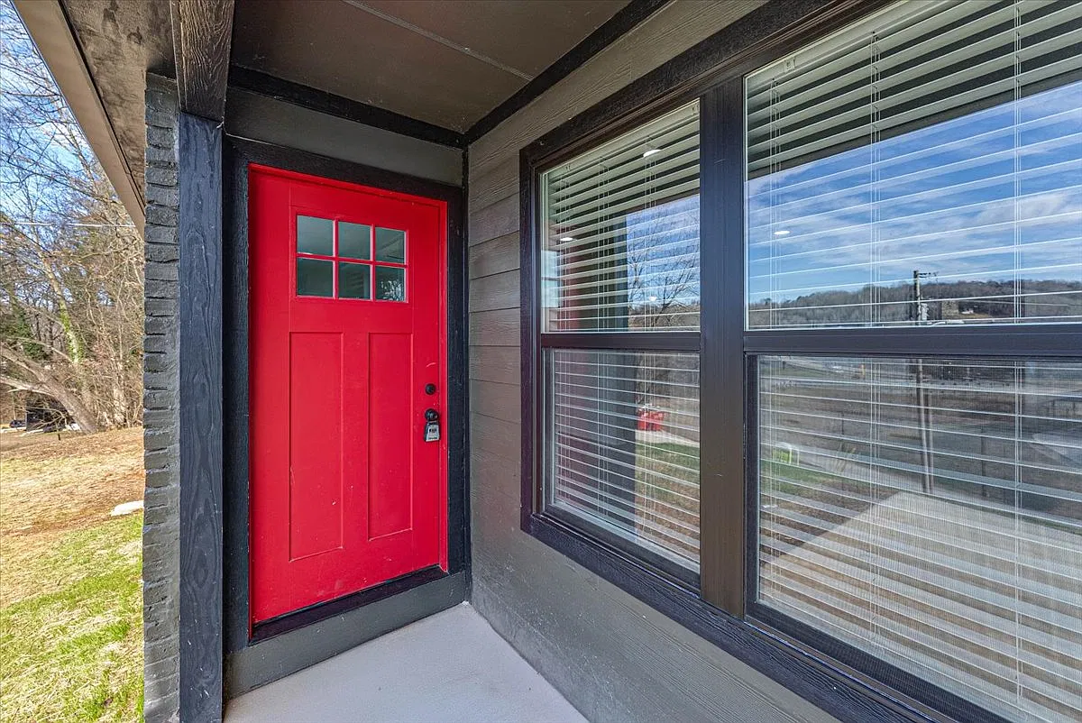 3 bed, 1388 sqft, $2,400 — Photo 4