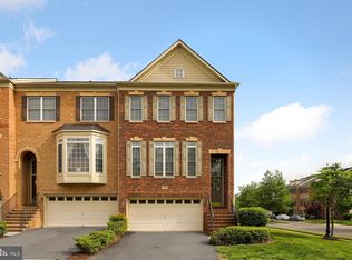 25862 Commons Sq, Chantilly, VA 20152