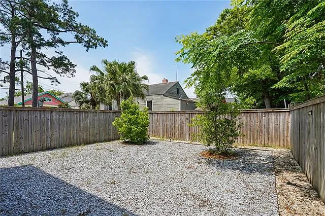 3611 Marais St — Photo 18