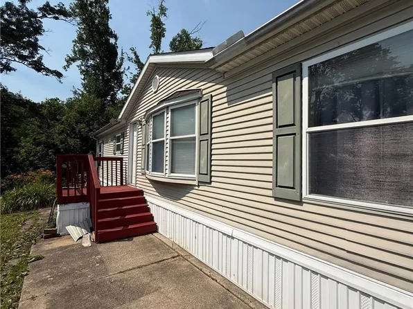 6476 Linda Ln, Ravenna, OH 44266