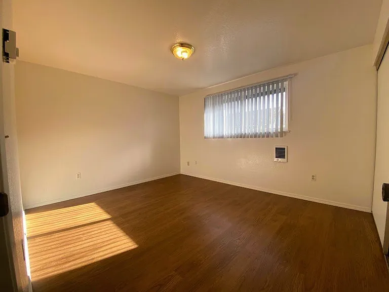 2487 NE Kerr St #12 — Photo 7
