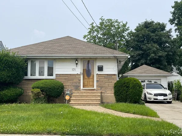 171 Allen St, Hempstead, NY 11550