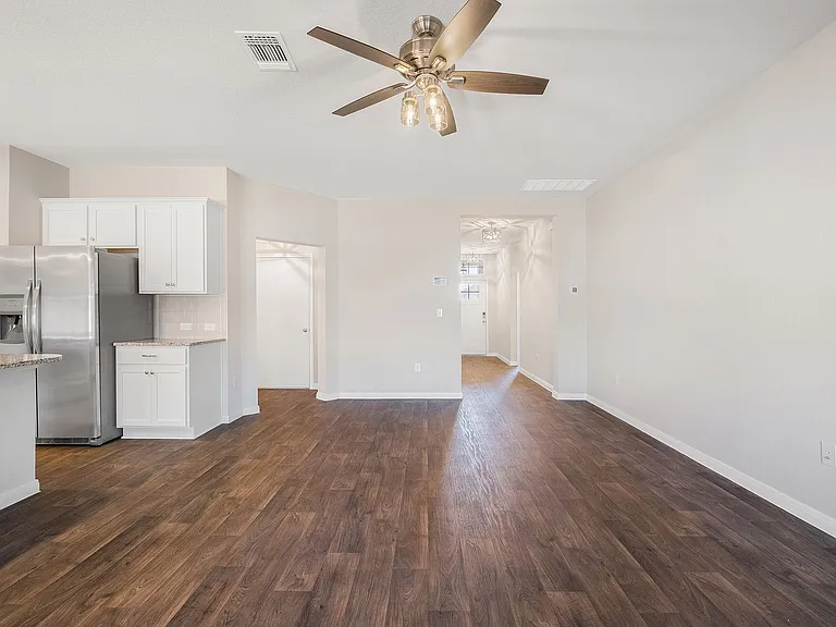 117 Cranbrook Ln — Photo 12