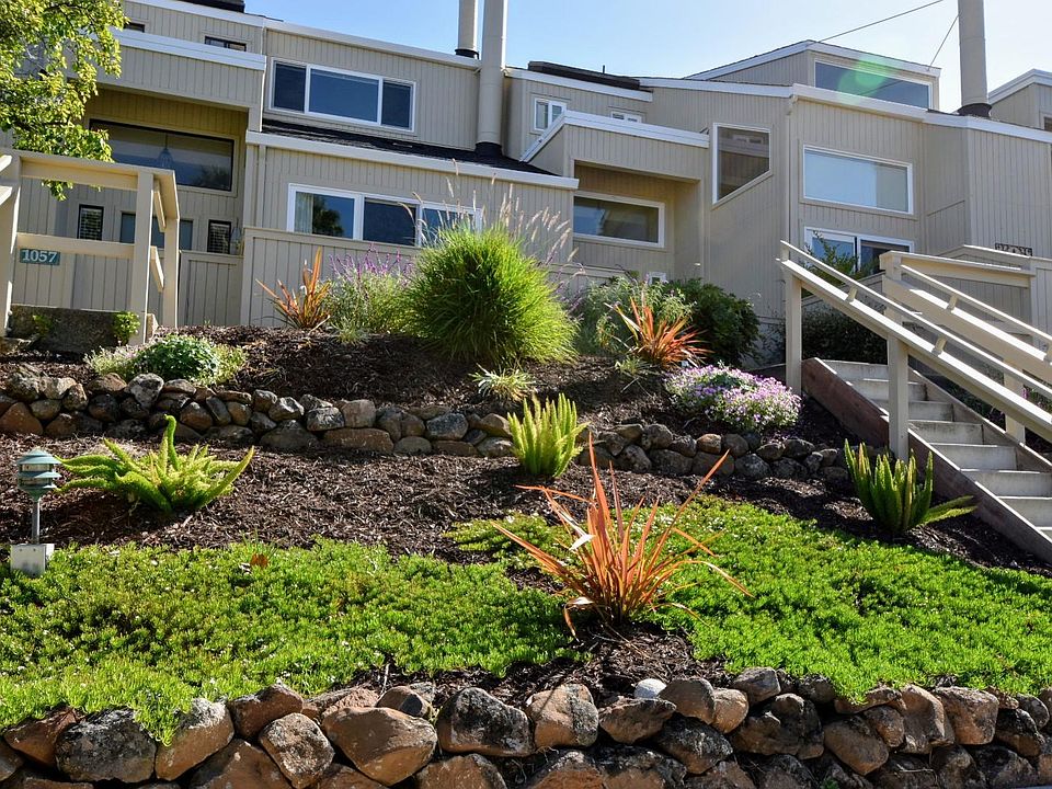 Walk-up to townhouse