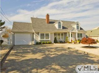 215 Ketch Rd, Mantoloking, NJ 08738