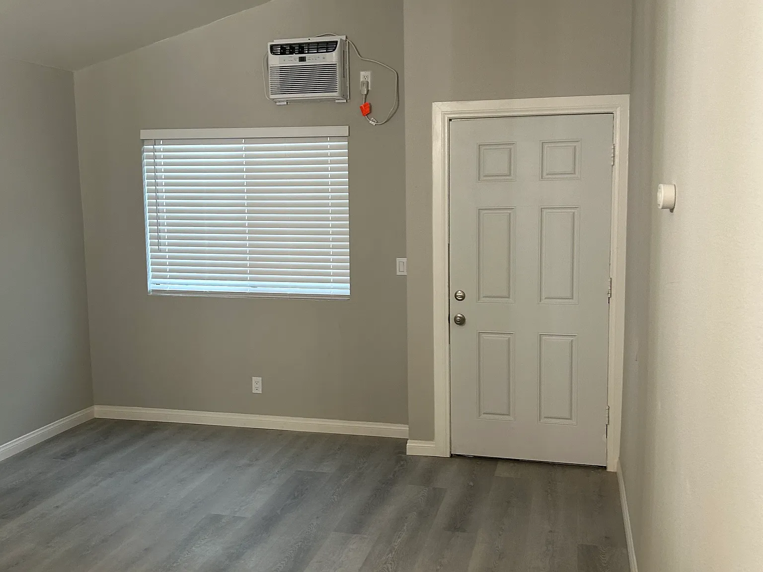 5328 Almont St — Photo 3