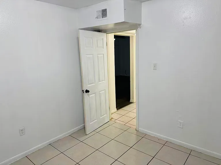 5039 Yale St #3 — Photo 8