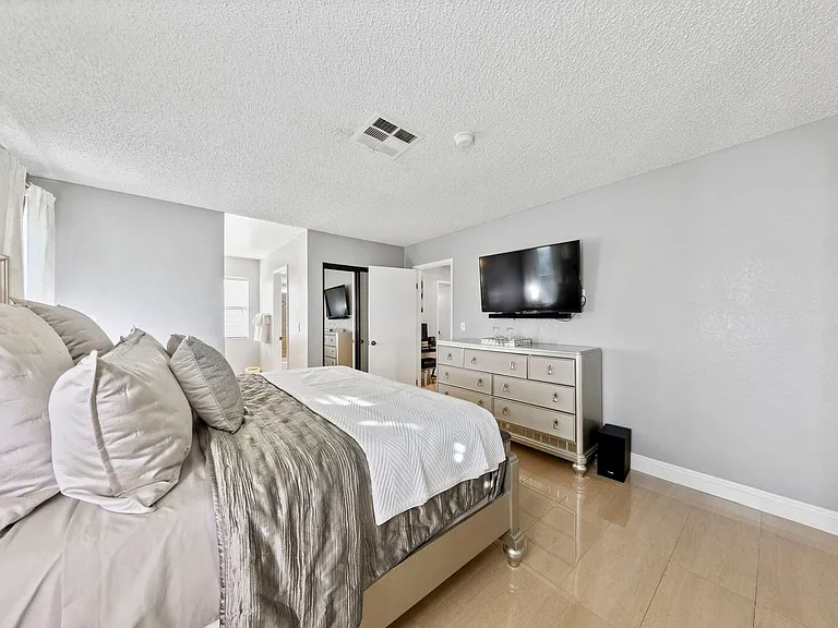 449 Rutherford Cir — Photo 27