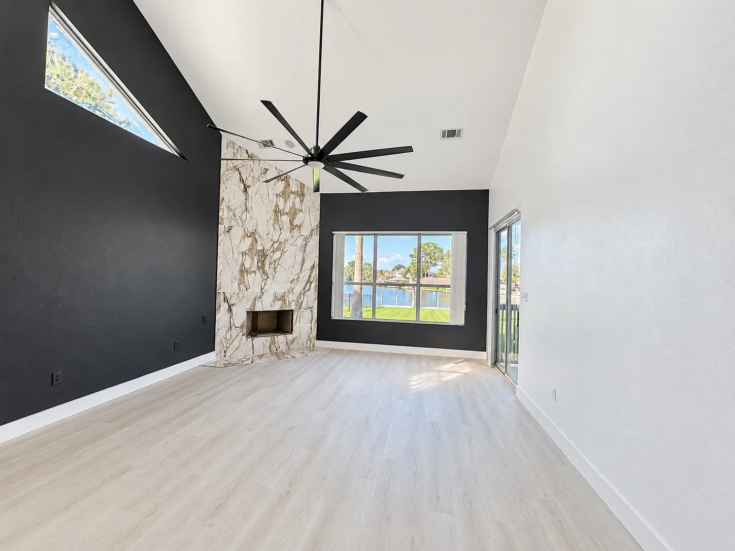1236 Marina Dr — Photo 2