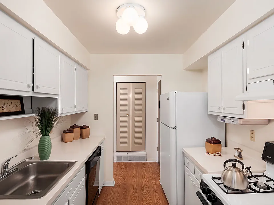 2 Bedroom 1.5 Bathroom