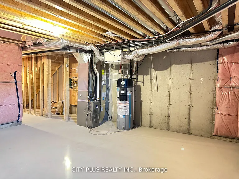 38 Schmeltzer Cres — Photo 21
