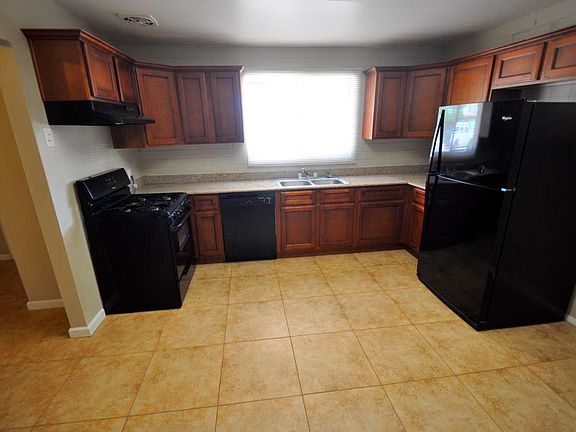 5th image of 2420 W Mulberry Dr