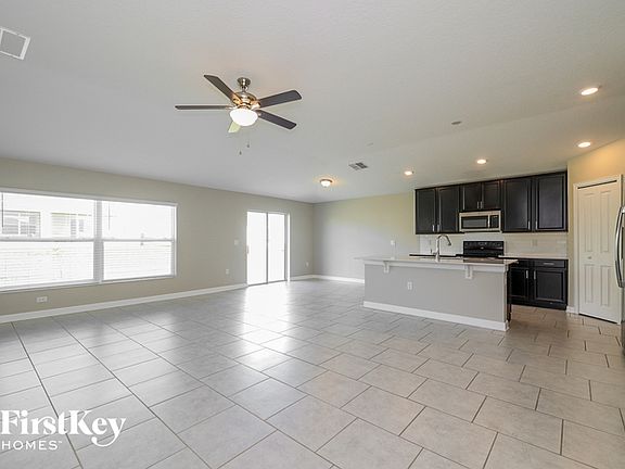 4th image of 208 Taft Dr