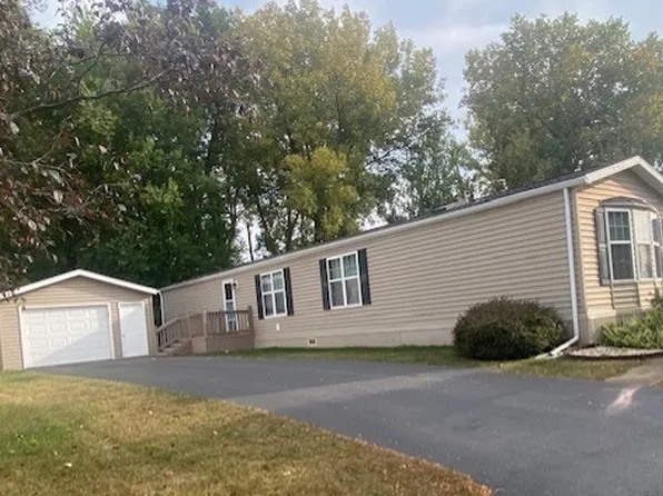 847 Cayuga Trl, Marengo, IL 60152