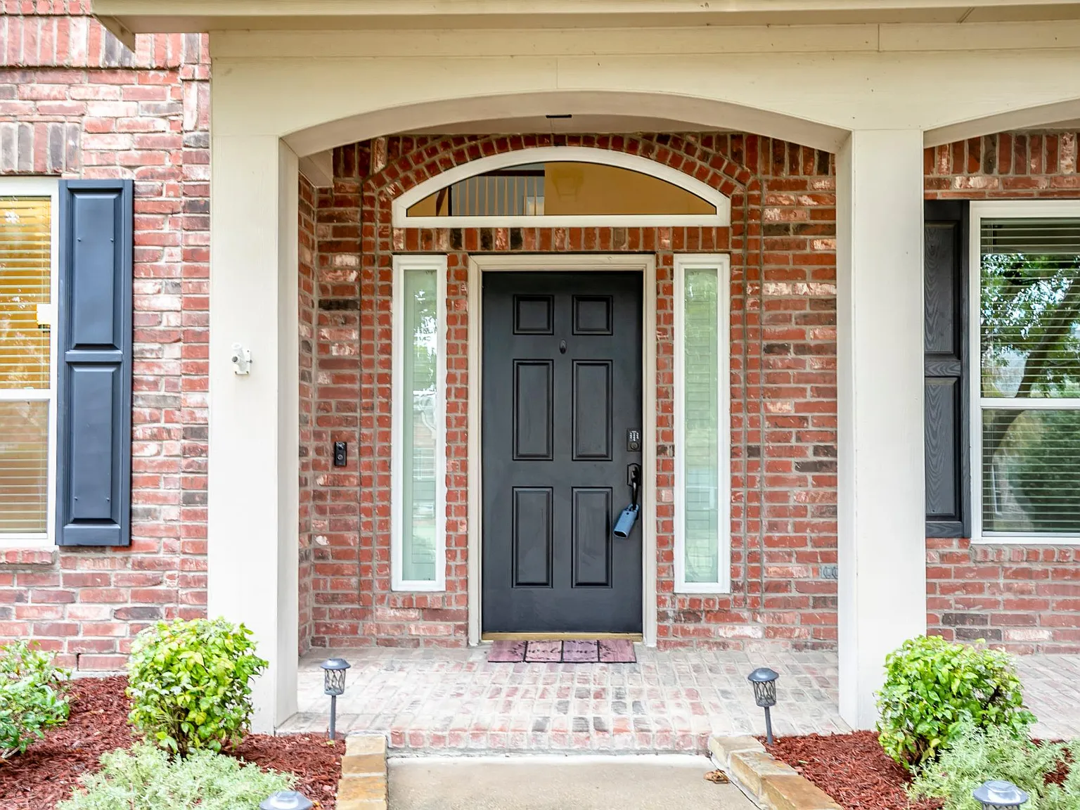3 bed, 3.5 bath, 2514 sqft, $3,000 — Photo 3