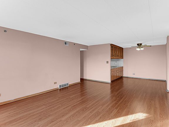 3rd image of 10441 Circle Dr APT 36C