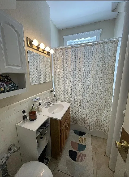 3 bed, $4,300 — Photo 1