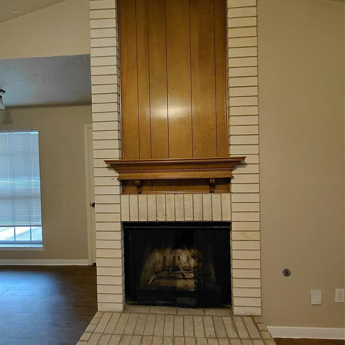 3 bed, 2.0 bath, 1291 sqft, $1,799 — Photo 4