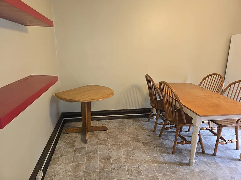 Kitchen (Pic #3)