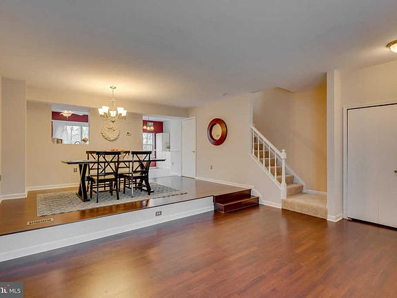 3rd image of 727 Marianne Ln