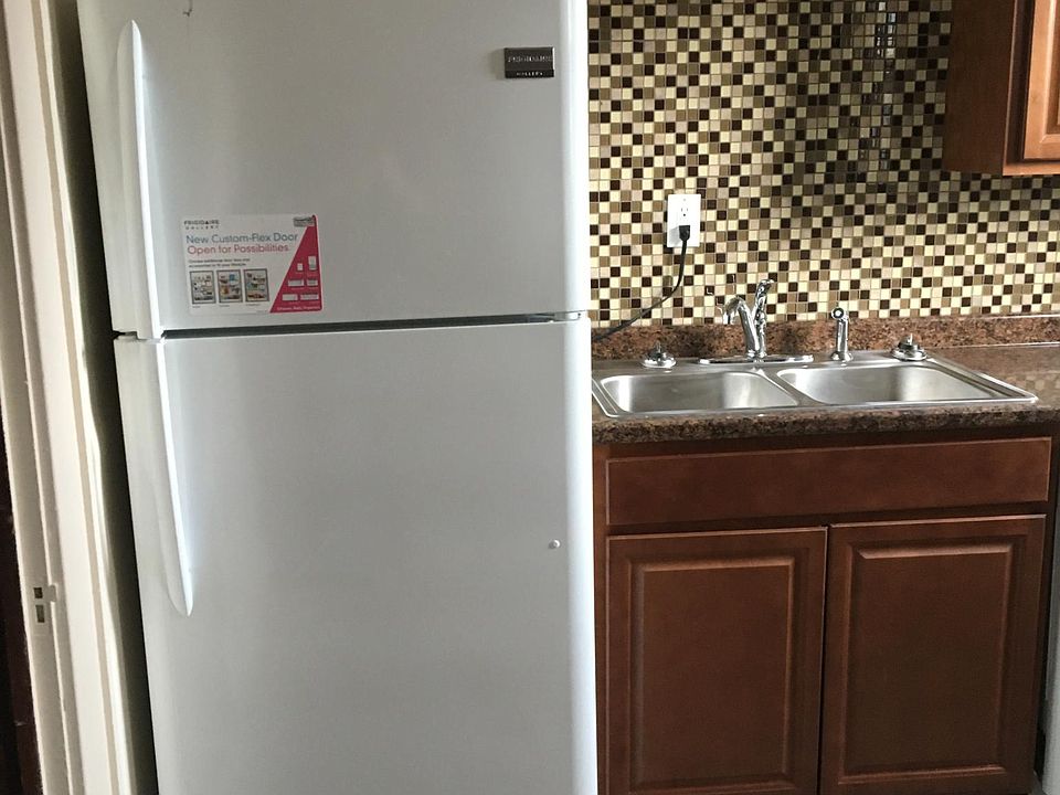 1st image of 409 High St APT 10