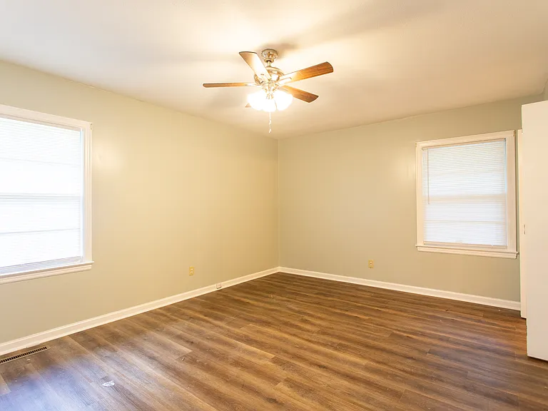 508 Georgia Ave — Photo 10
