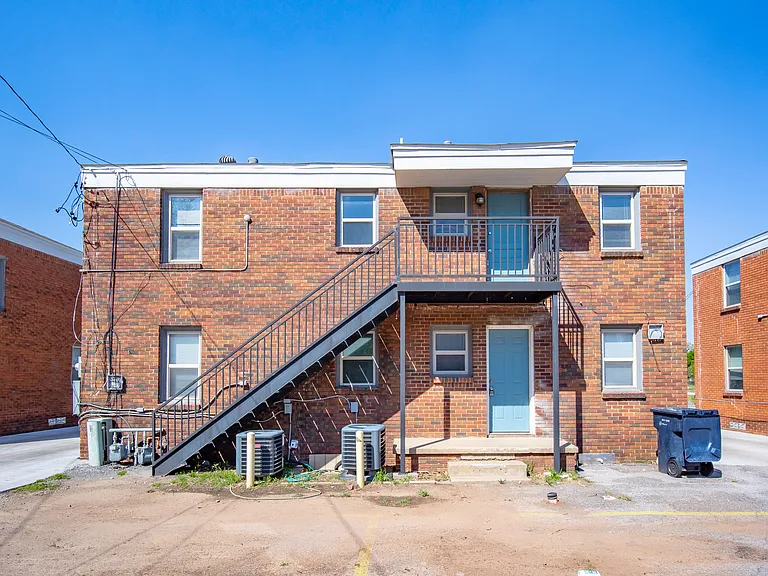 4612 N Classen Blvd — Photo 22