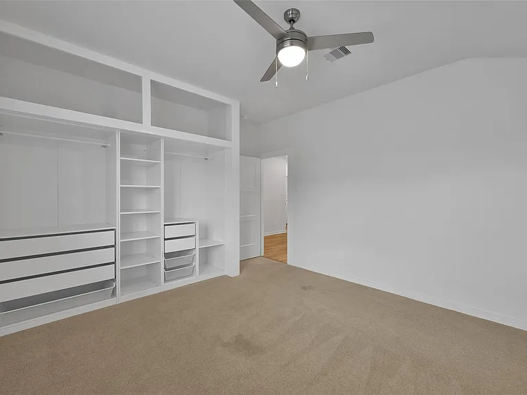 14213 Wonder Lake Ln — Photo 16