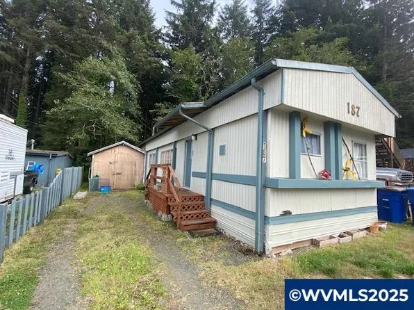 187 SE South Forty Ln, Depoe Bay, OR 97341