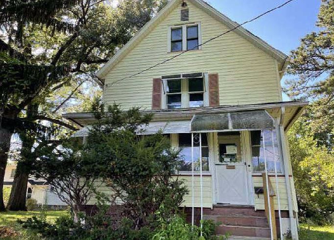 1st image of 125 Pleasant Ave