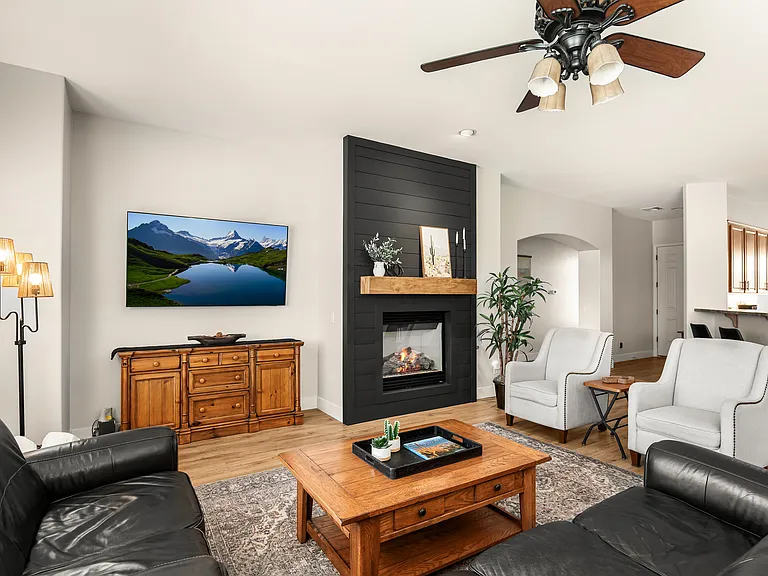 18445 W Mauna Loa Ln — Photo 16