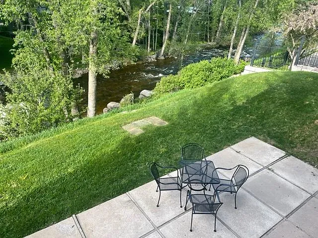 Common area patio table and chairs.
