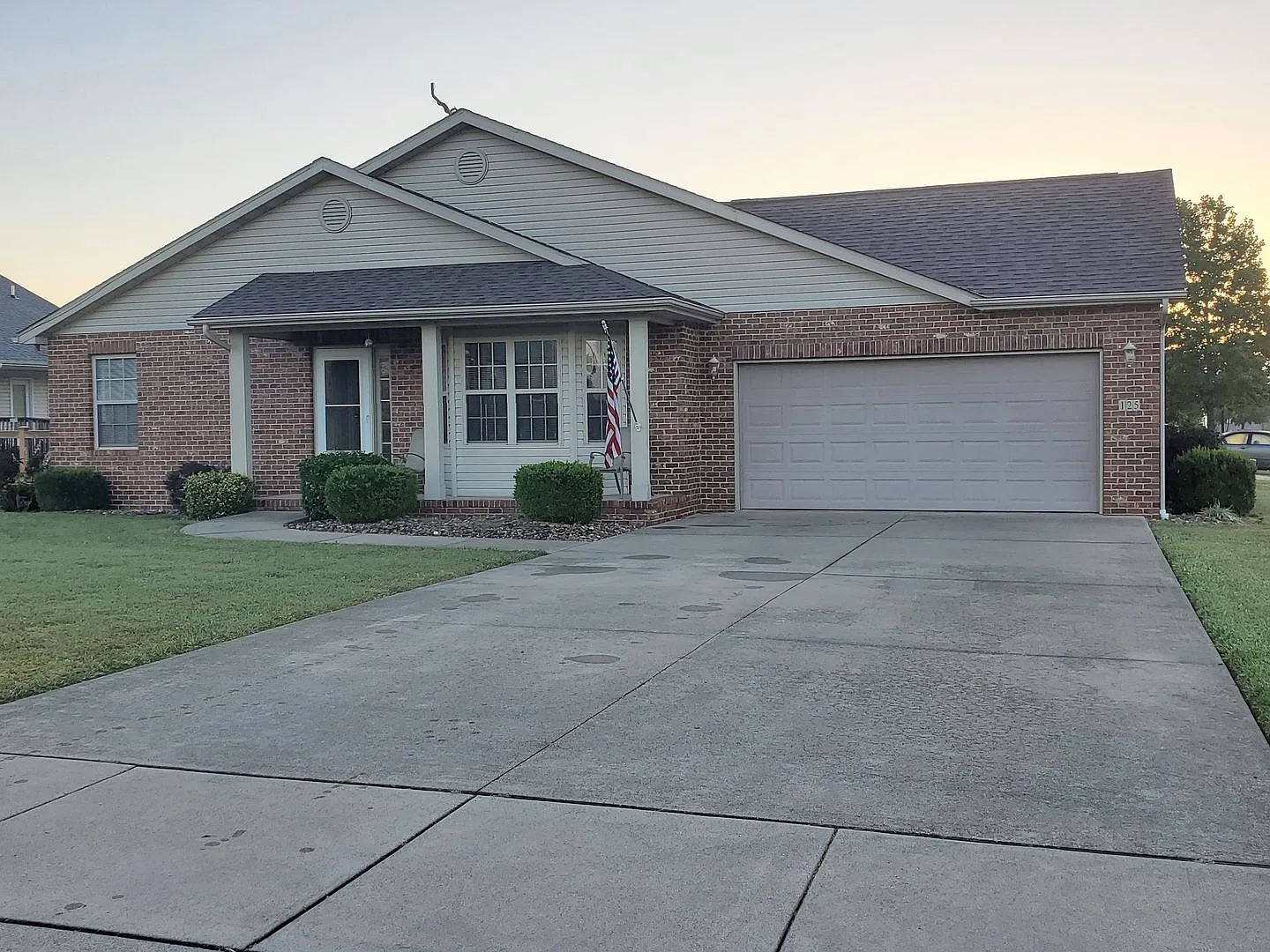 Charming Home in Highland! — Photo 2