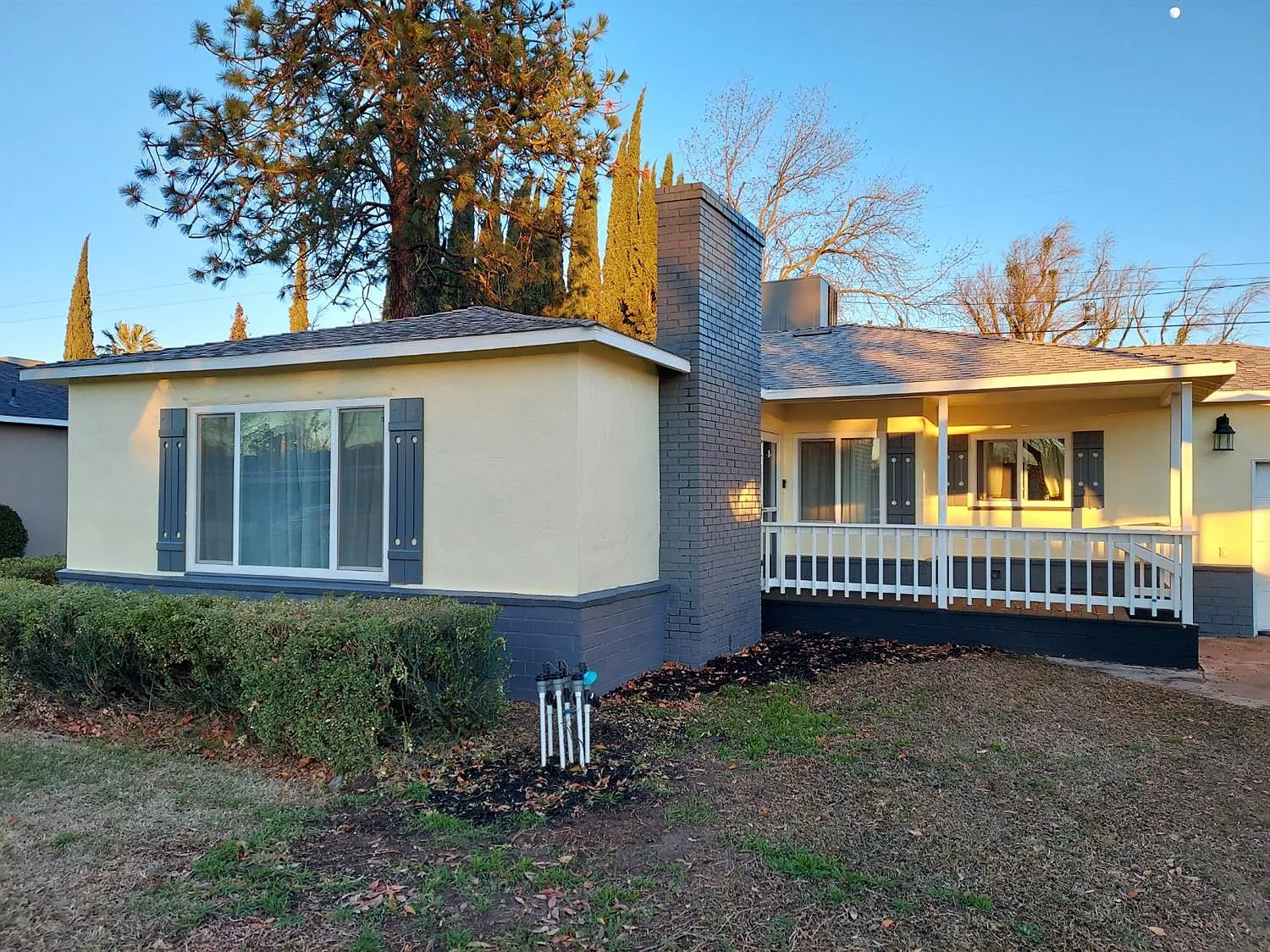 1616 Gardenia Rd photo 1