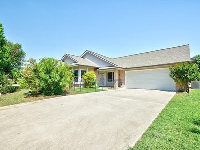 305 Crestwood Dr, Kerrville, TX, 78028