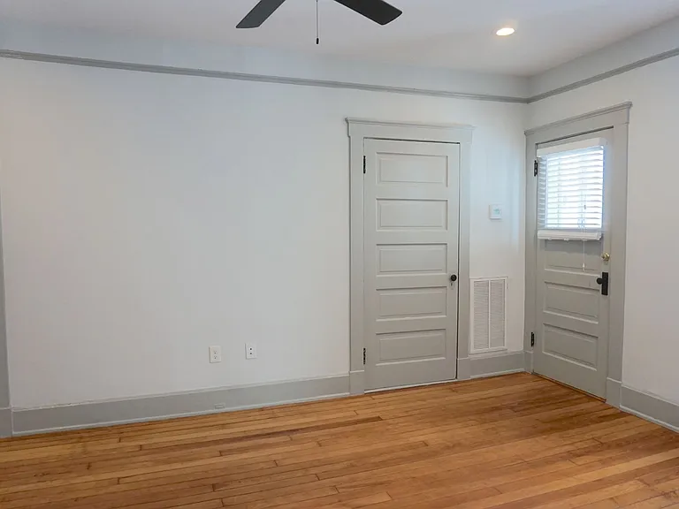 2411 Habersham Melrose — Photo 2