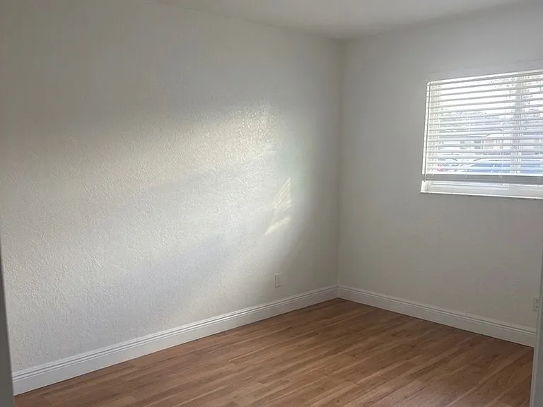 9325 Larette Dr — Photo 4