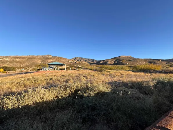 3304 10th St, Alamogordo, NM 88310