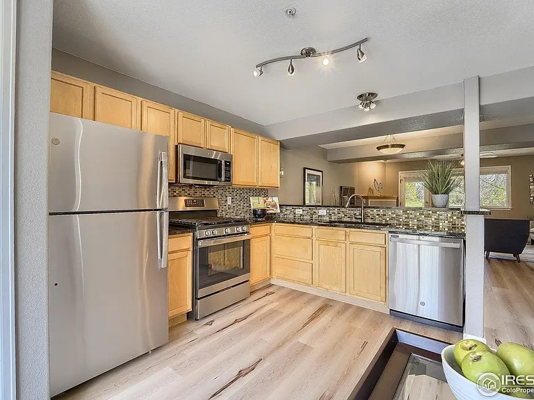 4937 Noble Park Pl — Photo 3