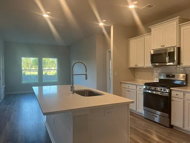 4097 Da Vinci Dr — Photo 4