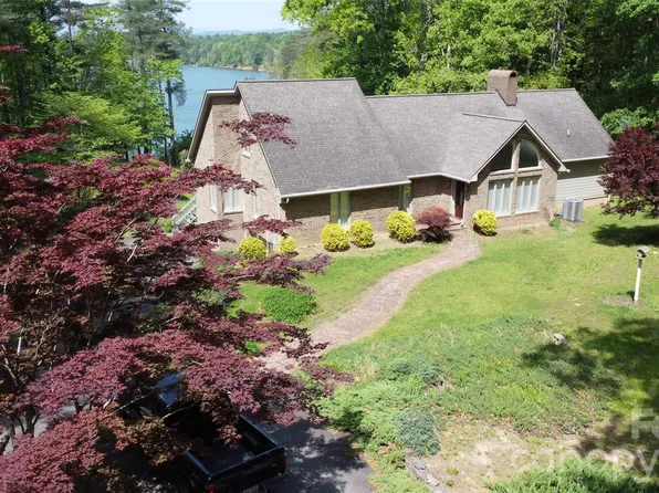 240 Goshen Ter, Wilkesboro, NC 28697