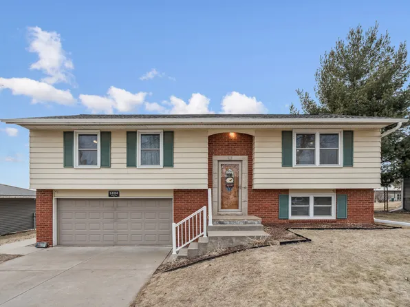 1624 9th St NW, Clinton, IA 52732