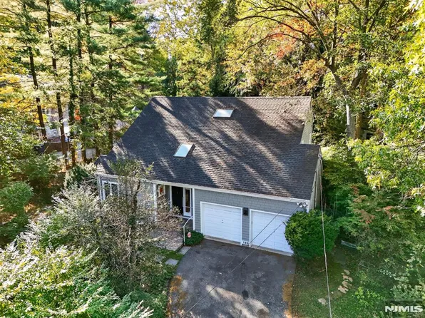 180 Glenwood Rd, Englewood, NJ 07631