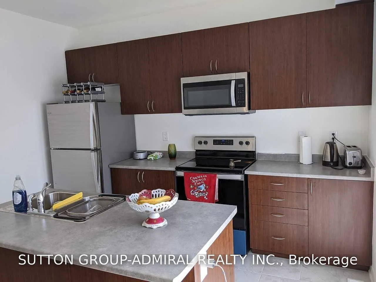 4 bed, $2,600 — Photo 4