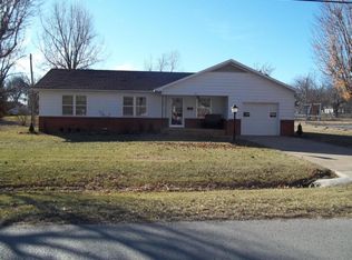 611 N Springfield Ave, Bolivar, MO 65613