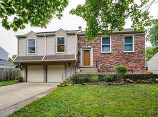 107 Austin Ct, Vernon Hills, IL